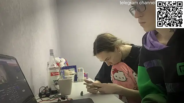 Alex17am online show from 12/14/25, 01:39