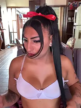 Snapshot of Brianna_Trans00 chatting on 01/25/25, 05:18 Brianna Trans00 online show from 01/25/25, 05:18