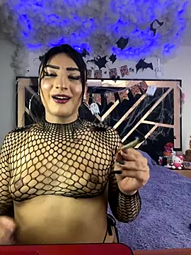 Snapshot of Brianna_Trans00 chatting on 10/18/25, 02:13 Brianna Trans00 online show from 10/18/25, 02:13