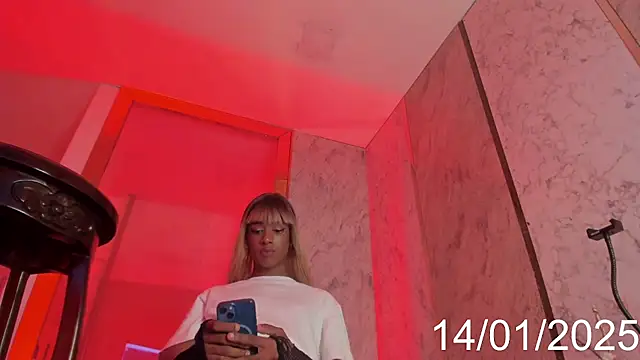 Snapshot of Doll_Isaa chatting on 01/14/25, 08:31 Doll Isaa online show from 01/14/25, 08:31