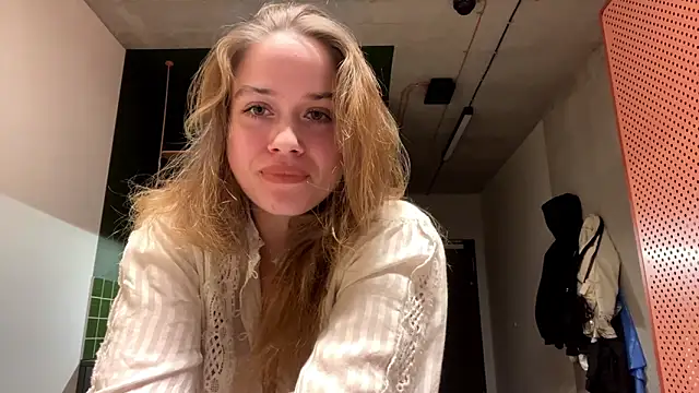 Celeste Glow online show from 12/09/24, 08:23