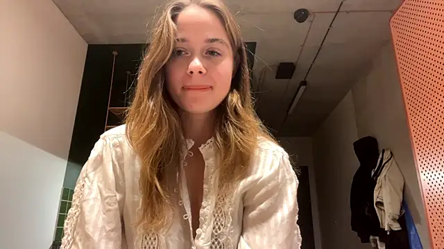 Celeste Glow online show from 12/02/24, 11:57