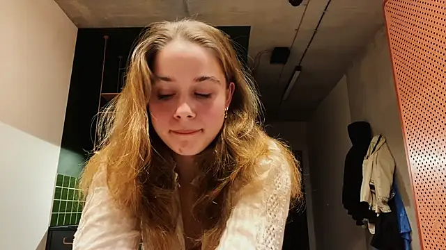 Celeste Glow online show from 12/03/24, 08:33