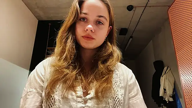 Celeste Glow online show from 12/03/24, 11:40