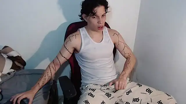 lax777  online show from 02/05/26, 06:42