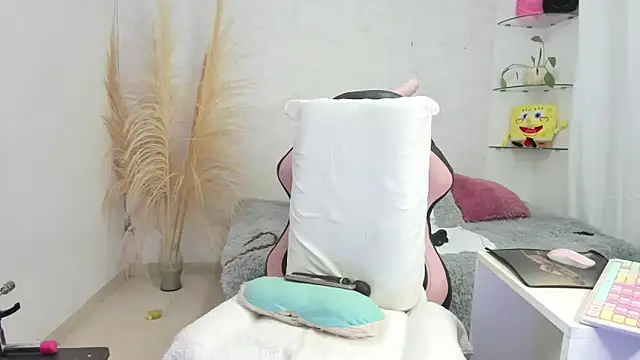 Leslie browm online show from 11/06/25, 11:25