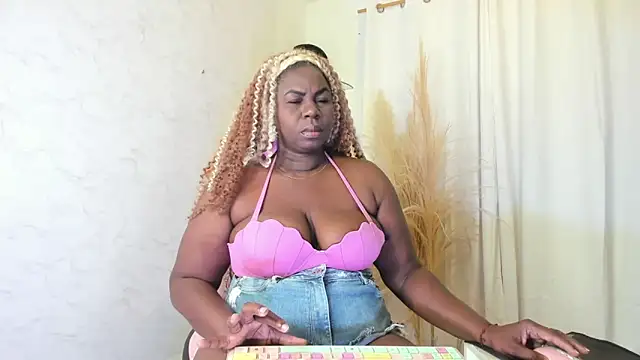 Leslie browm online show from 02/19/26, 09:06