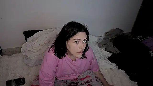 Snapshot of soysara15 chatting on 03/26/26, 10:29 soysara15 online show from 03/26/26, 10:29