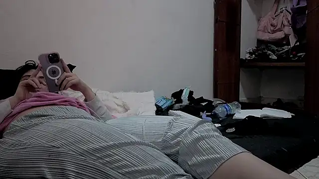 Snapshot of soysara15 chatting on 02/27/26, 12:55 soysara15 online show from 02/27/26, 12:55