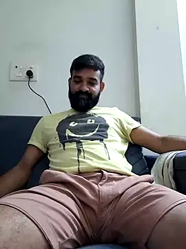 Snapshot of Fun_Guuy chatting on 01/21/25, 04:48 Fun Guuy online show from 01/21/25, 04:48