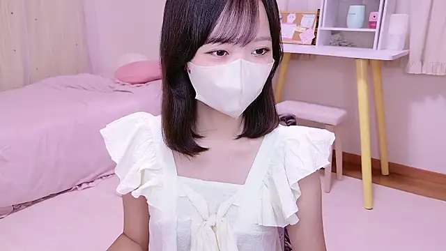 Snapshot of HANApipi chatting on 09/19/25, 11:14 HANApipi online show from 09/19/25, 11:14