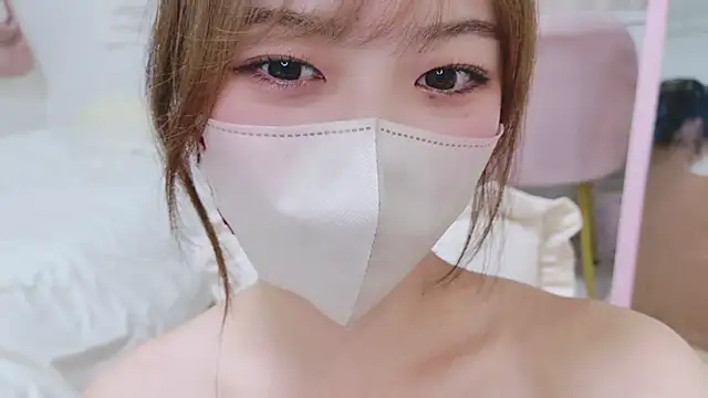 Snapshot of HANApipi chatting on 01/08/25, 12:47 HANApipi online show from 01/08/25, 12:47