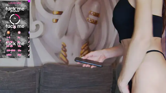 hailey peach online show from 03/21/25, 12:51
