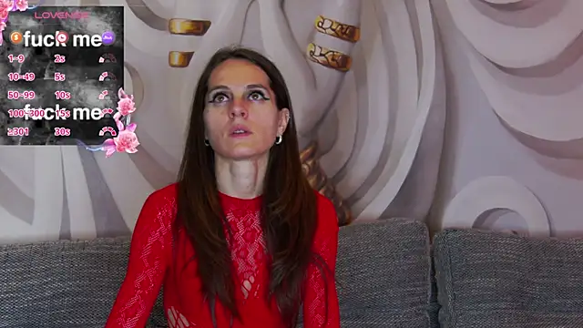 hailey peach online show from 10/17/25, 04:53