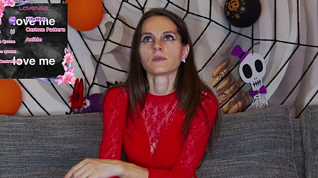 hailey peach online show from 10/31/25, 06:04