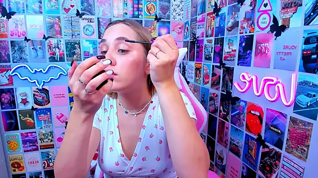 MiaMilas online show from 09/30/25, 05:30