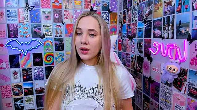 MiaMilas online show from 12/19/25, 03:03