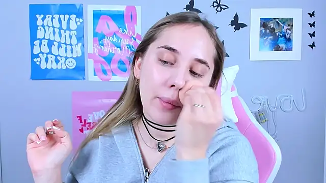 MiaMilas online show from 01/06/25, 04:36