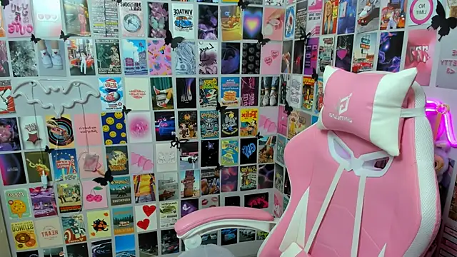 MiaMilas online show from 10/18/25, 04:20