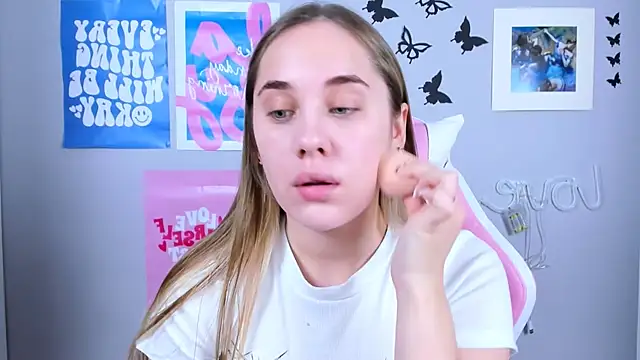 MiaMilas online show from 12/26/24, 05:04