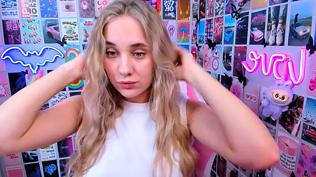 MiaMilas online show from 12/16/25, 02:10