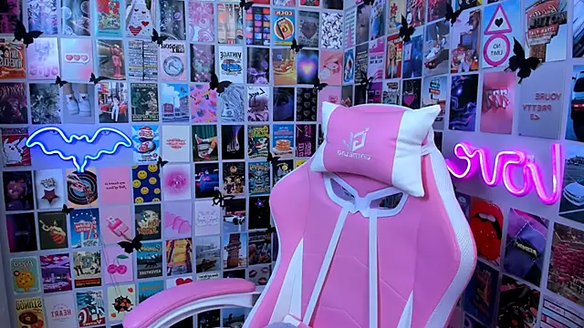 MiaMilas online show from 10/16/25, 05:10