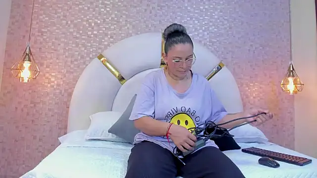 Snapshot of sophie_1 chatting on 03/17/25, 03:03 sophie 1 online show from 03/17/25, 03:03