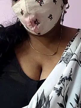 Snapshot of mallu-sumi chatting on 11/20/25, 05:08 mallu-sumi online show from 11/20/25, 05:08