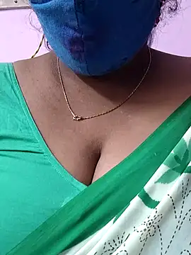 Snapshot of mallu-sumi chatting on 11/27/25, 11:10 mallu-sumi online show from 11/27/25, 11:10