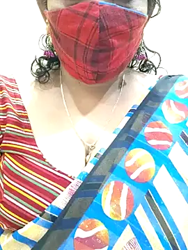 Snapshot of mallu-sumi chatting on 03/10/25, 04:03 mallu-sumi online show from 03/10/25, 04:03