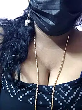 mallu-sumi online show from 03/19/26, 10:21