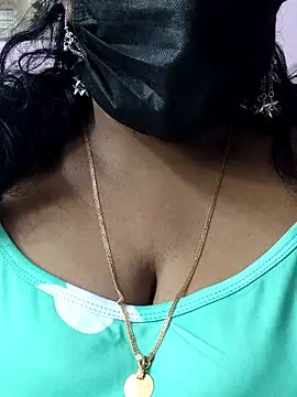 mallu-sumi online show from 03/18/26, 03:31