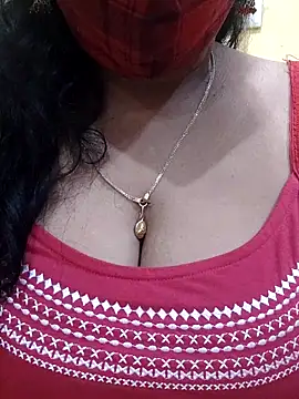 Snapshot of mallu-sumi chatting on 03/07/25, 11:38 mallu-sumi online show from 03/07/25, 11:38