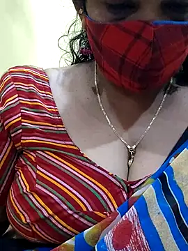 Snapshot of mallu-sumi chatting on 03/10/25, 07:07 mallu-sumi online show from 03/10/25, 07:07
