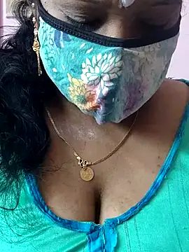 Snapshot of mallu-sumi chatting on 07/12/26, 04:02 mallu-sumi online show from 07/12/26, 04:02
