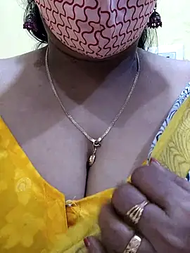 Snapshot of mallu-sumi chatting on 03/09/25, 02:21 mallu-sumi online show from 03/09/25, 02:21