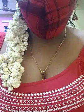 Snapshot of mallu-sumi chatting on 03/16/25, 11:26 mallu-sumi online show from 03/16/25, 11:26