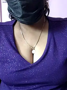 mallu-sumi online show from 04/18/26, 04:37