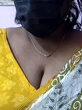 Snapshot of mallu-sumi chatting on 12/15/25, 07:36 mallu-sumi online show from 12/15/25, 07:36