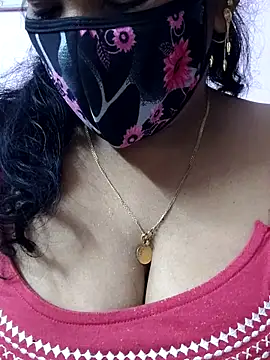 mallu-sumi online show from 04/25/26, 05:54