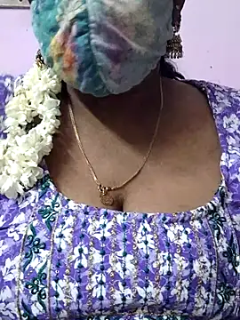 Snapshot of mallu-sumi chatting on 07/18/26, 06:16 mallu-sumi online show from 07/18/26, 06:16
