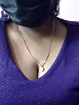 mallu-sumi online show from 04/12/26, 04:38