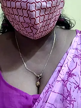 Snapshot of mallu-sumi chatting on 03/08/25, 09:08 mallu-sumi online show from 03/08/25, 09:08