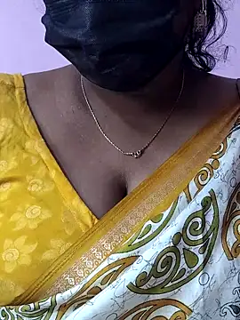 Snapshot of mallu-sumi chatting on 12/17/25, 05:56 mallu-sumi online show from 12/17/25, 05:56