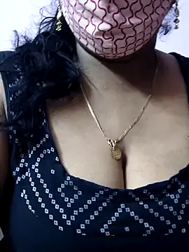 mallu-sumi online show from 05/19/26, 06:59