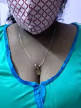 mallu-sumi online show from 05/06/26, 11:20