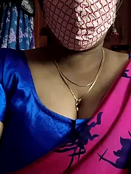 Snapshot of mallu-sumi chatting on 09/30/25, 03:56 mallu-sumi online show from 09/30/25, 03:56