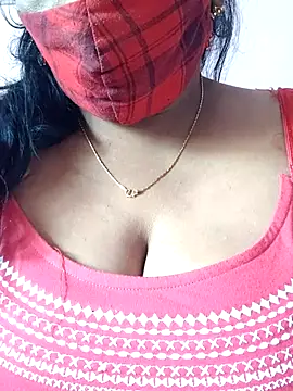 Snapshot of mallu-sumi chatting on 11/26/25, 07:08 mallu-sumi online show from 11/26/25, 07:08