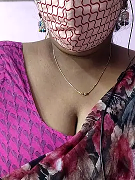 Snapshot of mallu-sumi chatting on 12/18/25, 05:12 mallu-sumi online show from 12/18/25, 05:12