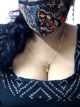mallu-sumi online show from 04/19/26, 06:10
